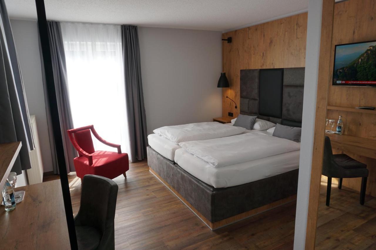 Hotel Gruener Baum كاوفبويرن المظهر الخارجي الصورة