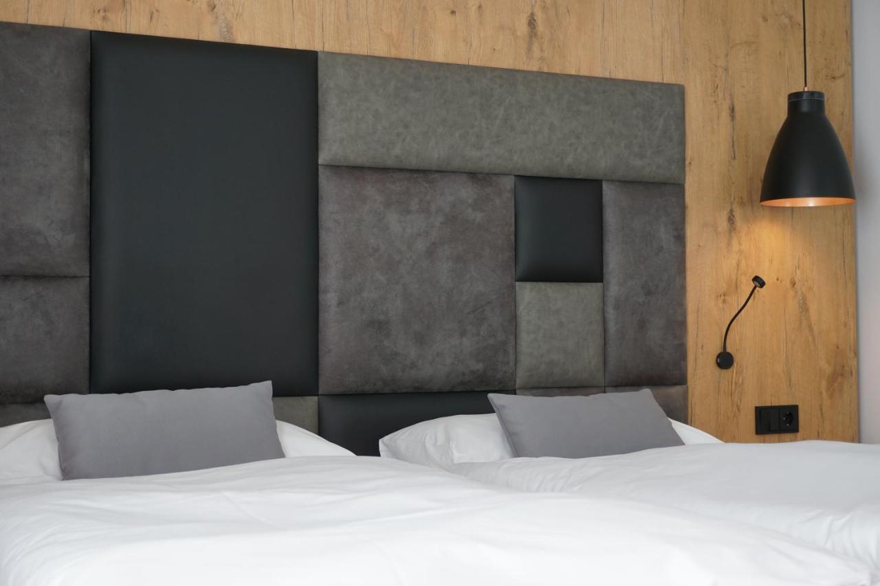 Hotel Gruener Baum كاوفبويرن المظهر الخارجي الصورة