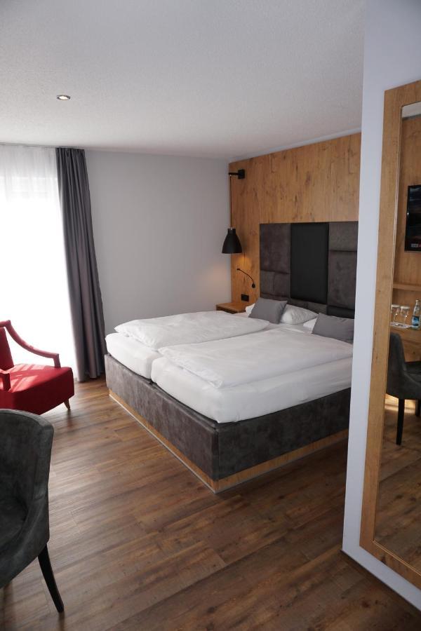Hotel Gruener Baum كاوفبويرن المظهر الخارجي الصورة