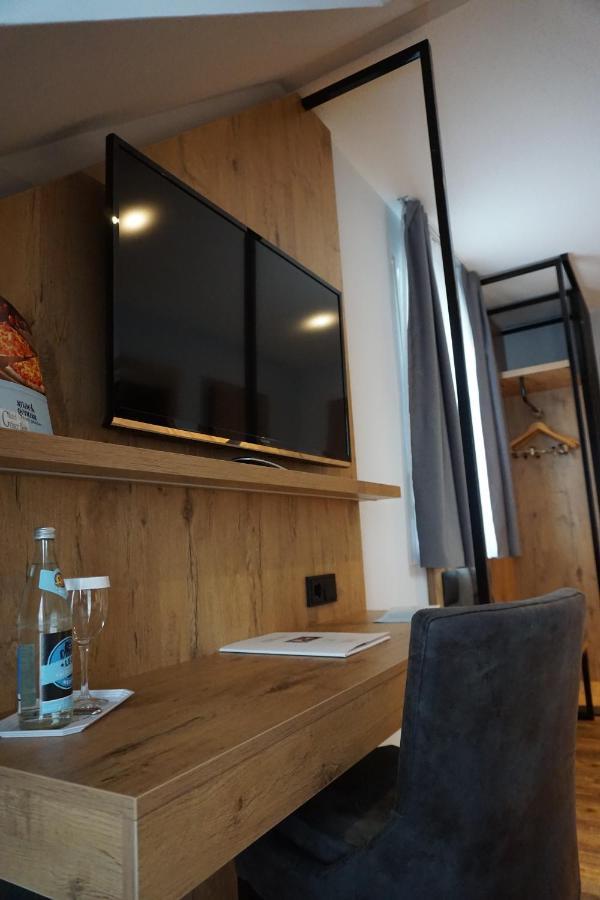 Hotel Gruener Baum كاوفبويرن المظهر الخارجي الصورة