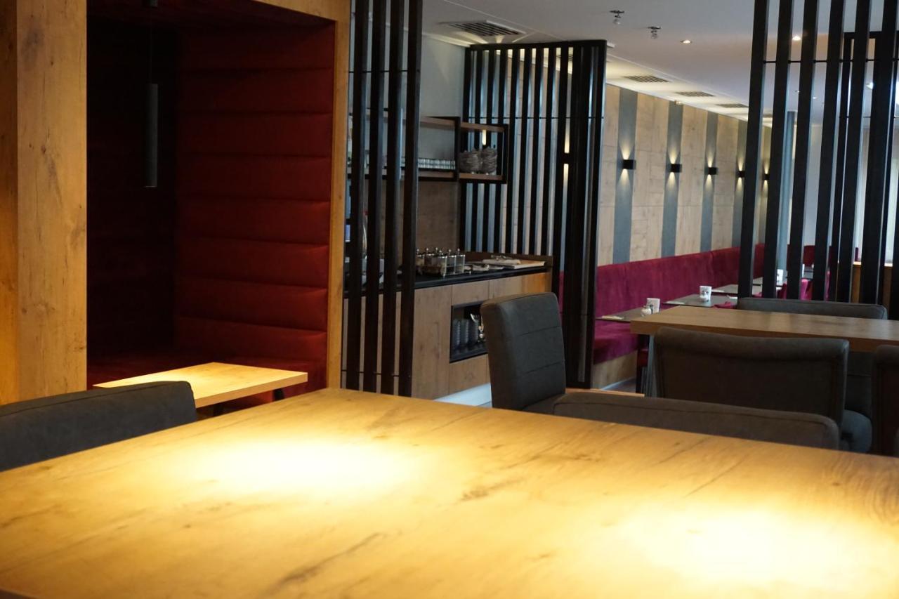 Hotel Gruener Baum كاوفبويرن المظهر الخارجي الصورة