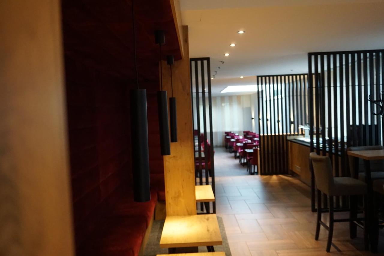 Hotel Gruener Baum كاوفبويرن المظهر الخارجي الصورة