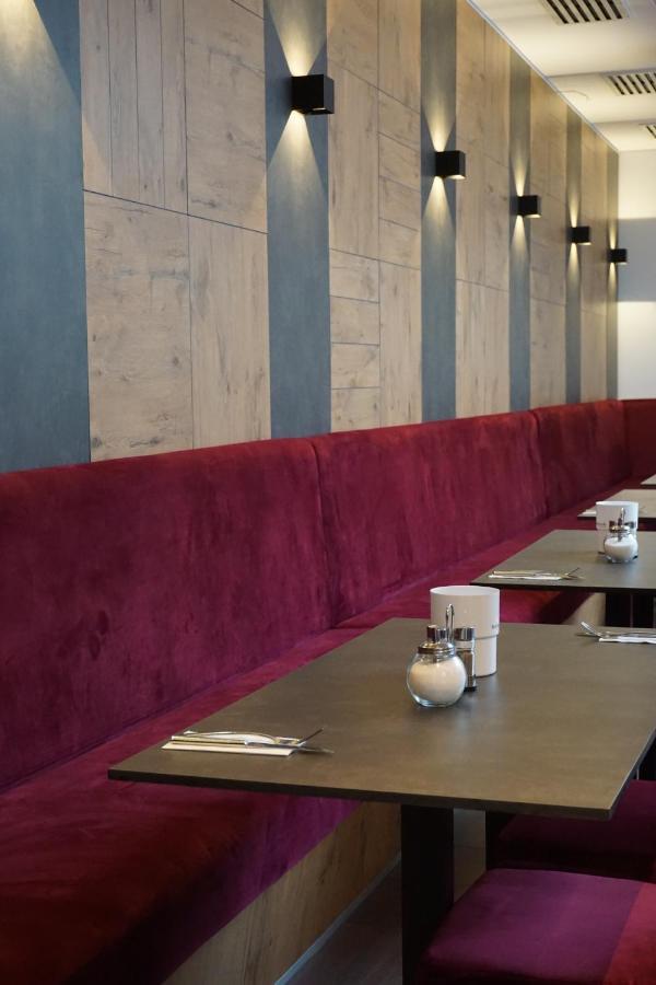 Hotel Gruener Baum كاوفبويرن المظهر الخارجي الصورة
