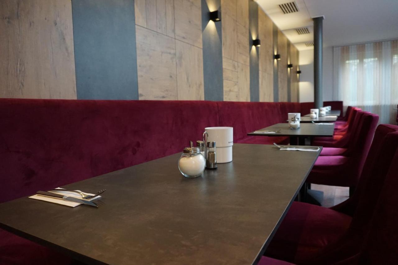 Hotel Gruener Baum كاوفبويرن المظهر الخارجي الصورة